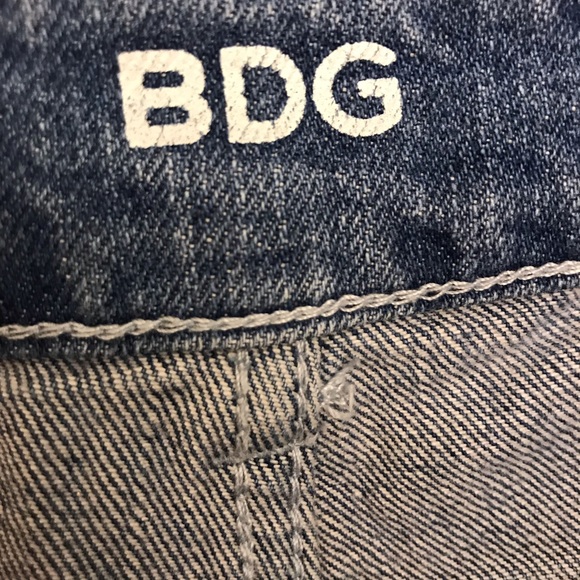 BDG Jean Short w/ lace trim. Size 27. - Picture 5 of 6
